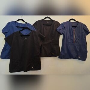 Lot Of 4 Jaanuu Scrub Tops. Navy and Black Size M